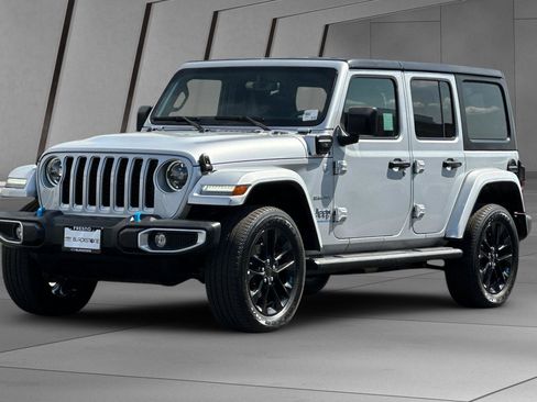 Used 2023 Jeep Wrangler Sahara image 8
