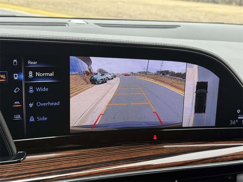 Used 2024 Cadillac Escalade Luxury image 13