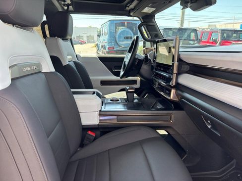 Used 2025 GMC Hummer EV 2X AWD/4WD image 40