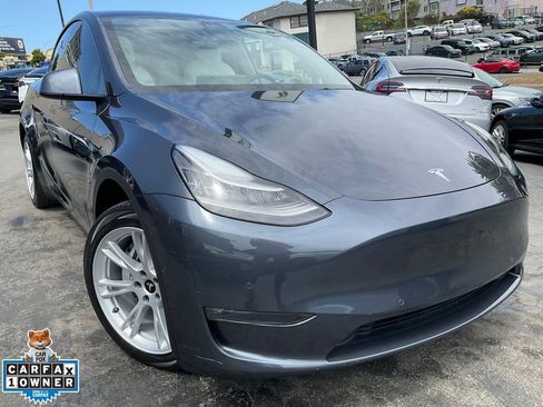 Used 2021 Tesla Model Y Long Range AWD/4WD image 1
