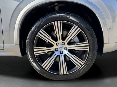 Used 2024 Volvo XC90 T8 Ultimate w/ Lounge Package image 9