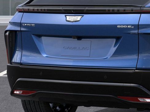 New 2026 Cadillac Lyriq Signature Sport w/ LPO, ONYX Package AWD/4WD image 14