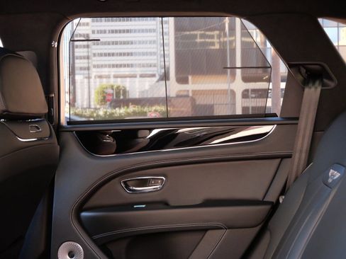 New 2025 Bentley Bentayga AWD/4WD image 18