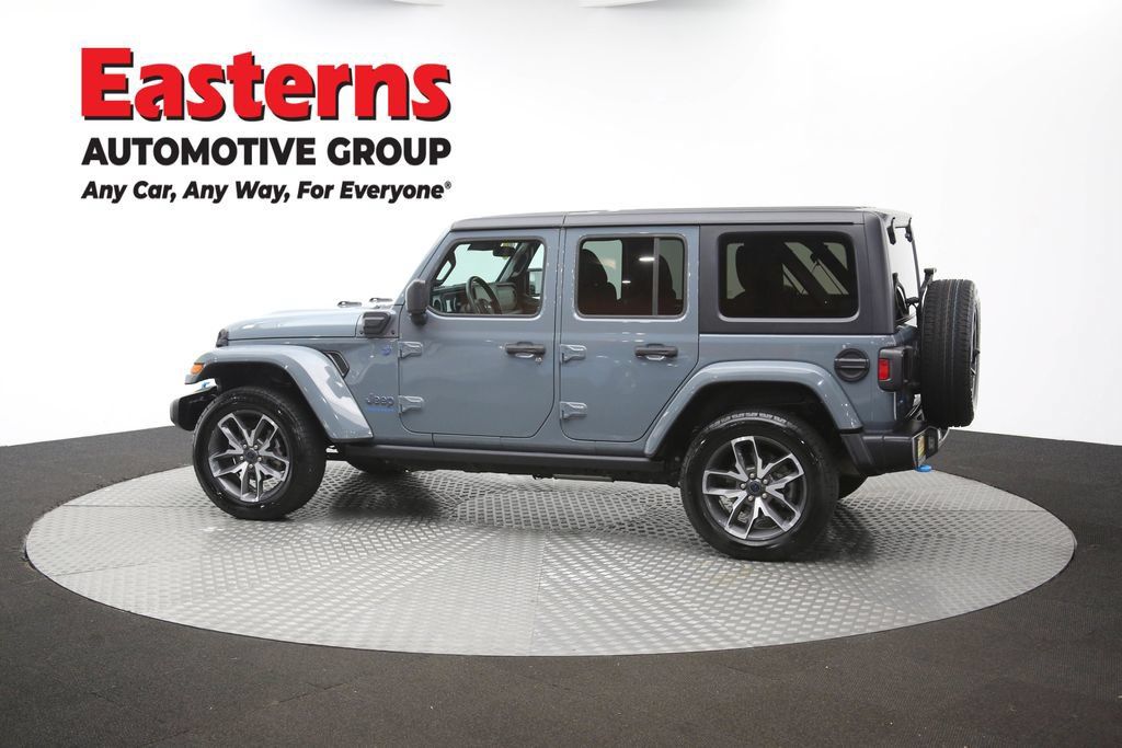 Used 2024 Jeep Wrangler Unlimited w/ Convenience Group AWD/4WD image 62