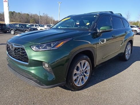 Used 2023 Toyota Highlander Limited image 7