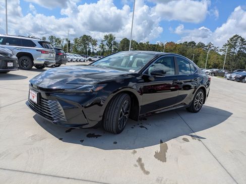 New 2026 Toyota Camry XLE image 3