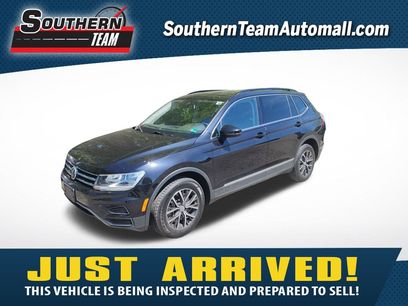 Used 2020 Volkswagen Tiguan SE w/ Panoramic Sunroof Package