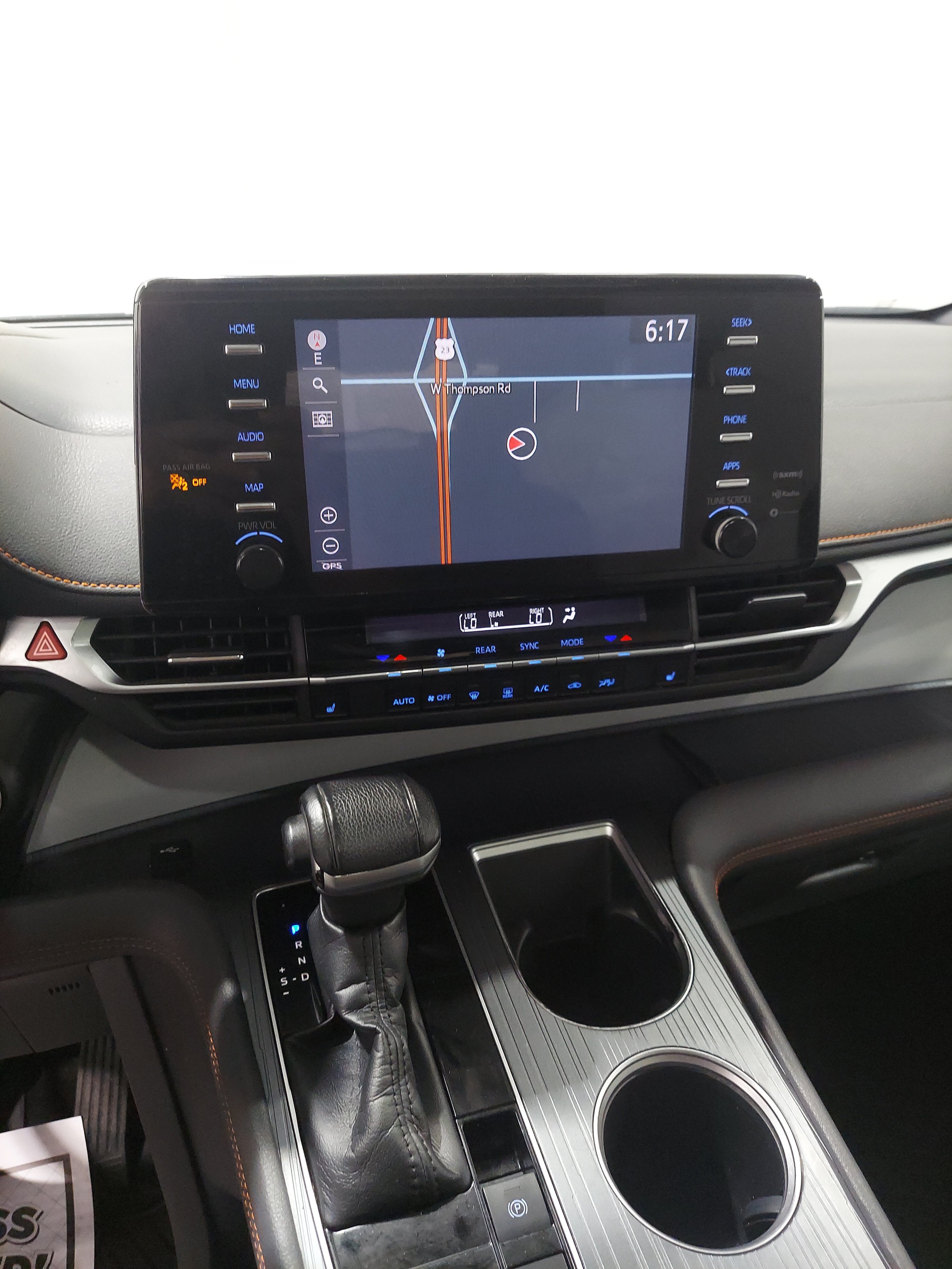 Used 2021 Toyota Sienna XSE FWD image 10