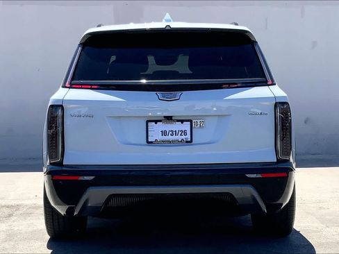 Used 2026 Cadillac Vistiq Sport AWD/4WD image 5