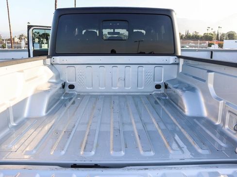 Used 2022 Jeep Gladiator Rubicon w/ Trailer Tow Package AWD/4WD image 29
