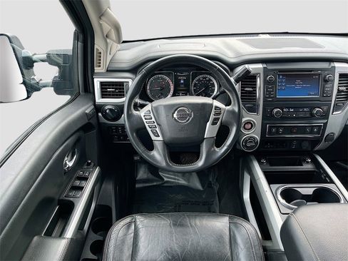 Used 2018 Nissan Titan PRO-4X w/ Pro-4x Convenience Package image 22