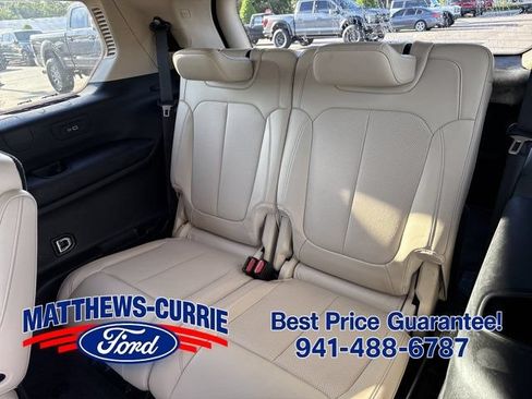 Used 2022 Jeep Grand Cherokee L Limited w/ Luxury Tech Group II RWD image 13