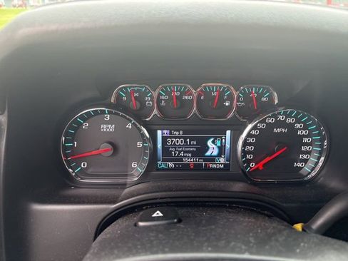 Used 2016 Chevrolet Suburban LS image 11