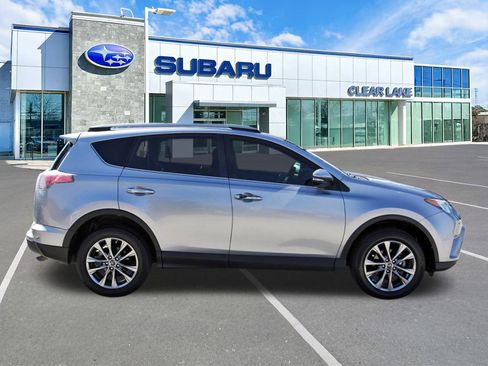 Used 2018 Toyota RAV4 Limited image 7