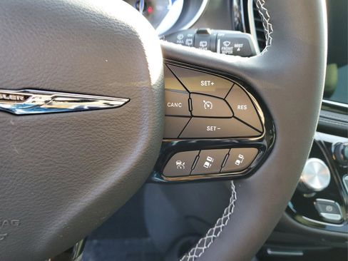 New 2026 Chrysler Pacifica Select AWD/4WD image 28