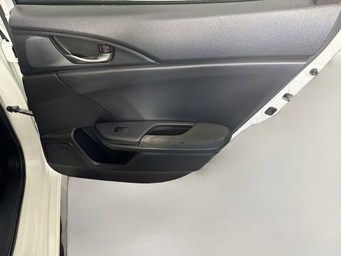 Used 2018 Honda Civic Sport image 27