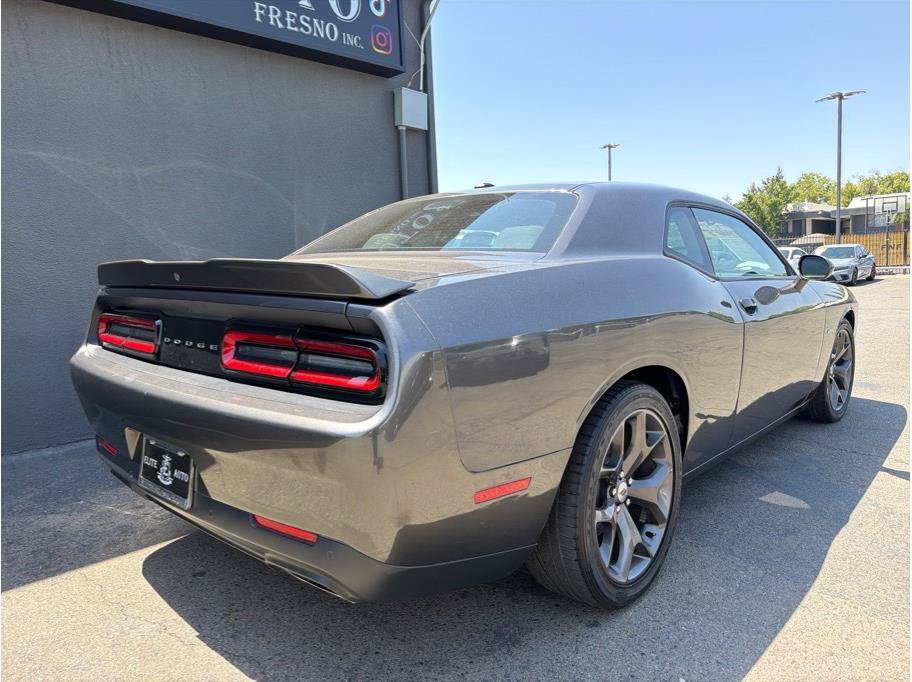 Used 2019 Dodge Challenger R/T RWD image 6