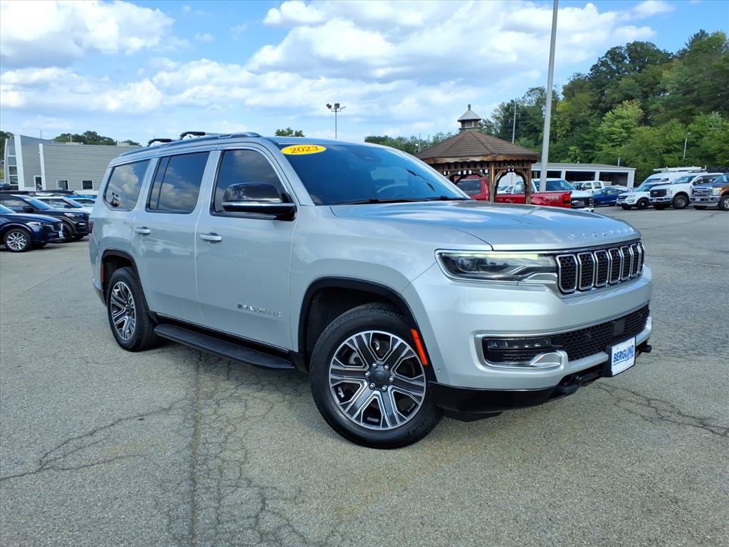 Used 2023 Jeep Wagoneer 4WD w/ Premium Group I image 1