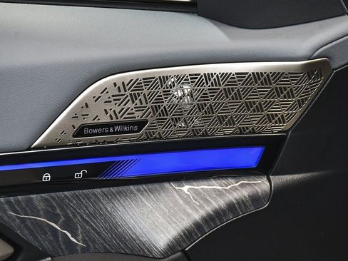 Used 2025 BMW i5 M60 w/ Executive Package image 11