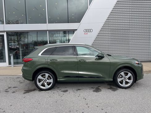 Used 2025 Audi Q5 Premium Plus w/ Premium Plus image 17