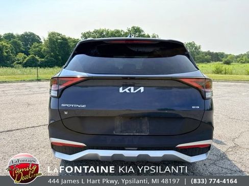 Used 2023 Kia Sportage EX AWD/4WD image 4