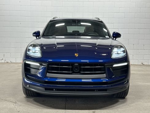 Certified 2026 Porsche Macan AWD/4WD image 9