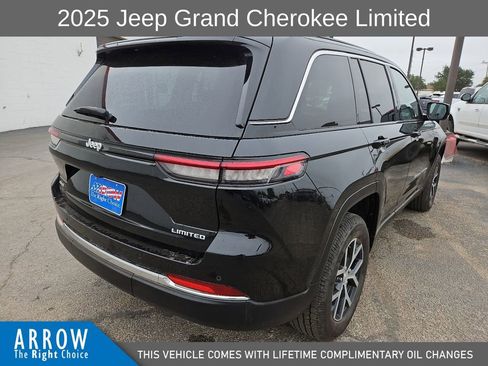 Used 2025 Jeep Grand Cherokee Limited AWD/4WD image 12