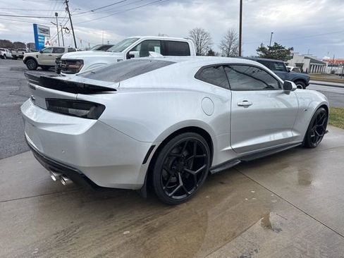 Used 2018 Chevrolet Camaro SS image 10