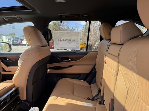 New 2026 Lexus LX 600 4WD w/ Luxury Package image 9