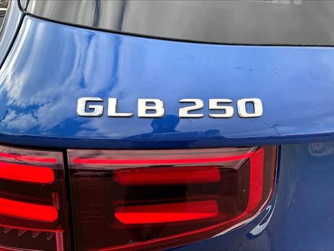 Used 2025 Mercedes-Benz GLB 250 image 31