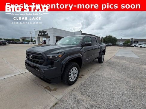 Used 2025 Toyota Tacoma SR5 image 1