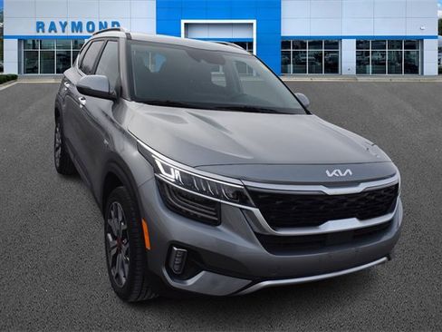 Used 2023 Kia Seltos SX w/ SX Sunroof Package image 9