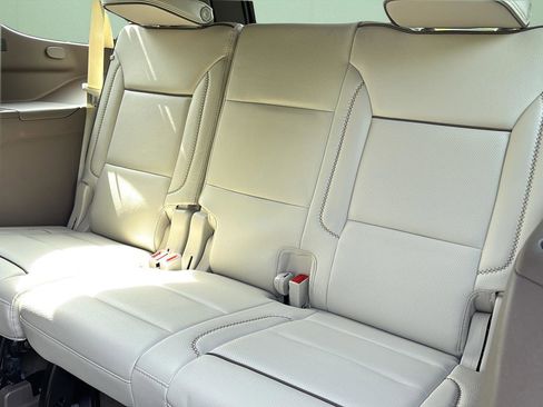 Used 2026 GMC Yukon Denali w/ Denali Reserve Package AWD/4WD image 17