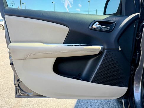 Used 2017 Dodge Journey SXT w/ Premium Group FWD image 28