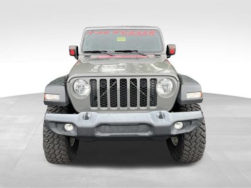 Used 2020 Jeep Gladiator Sport w/ Quick Order Package 24S AWD/4WD image 3