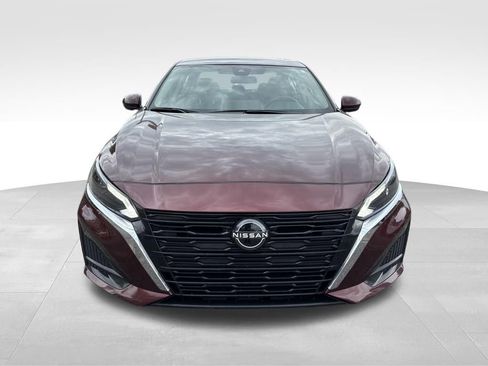 Used 2024 Nissan Altima 2.5 SV w/ SV Premium Package FWD image 9