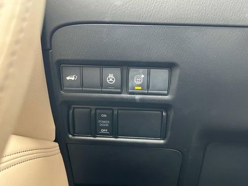 Used 2024 Nissan Armada Platinum w/ Captain's Chairs Package RWD image 42
