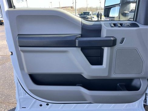 Used 2022 Ford F350 XL w/ Power Equipment Group image 27