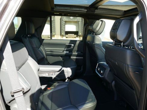 New 2026 Ford Expedition Platinum image 12