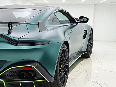 Used 2023 Aston Martin V8 Vantage Coupe image 9