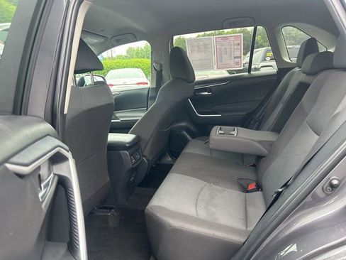 Used 2025 Toyota RAV4 XLE FWD image 18