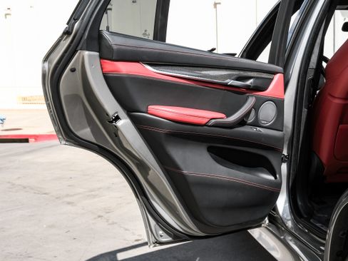 Used 2017 BMW X5 M image 49