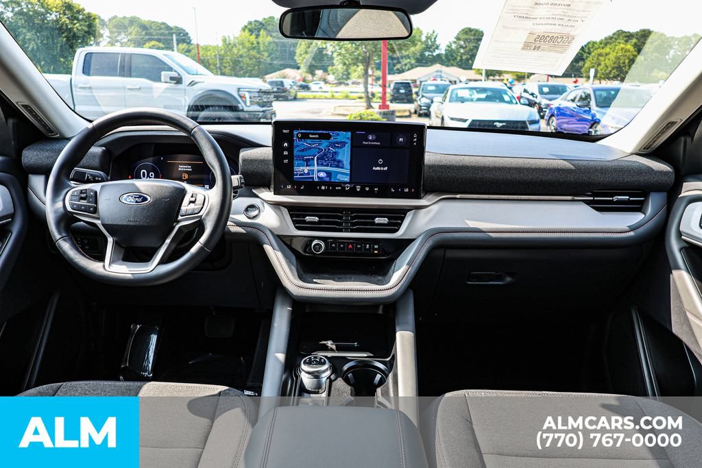 Used 2025 Ford Explorer Active RWD image 30
