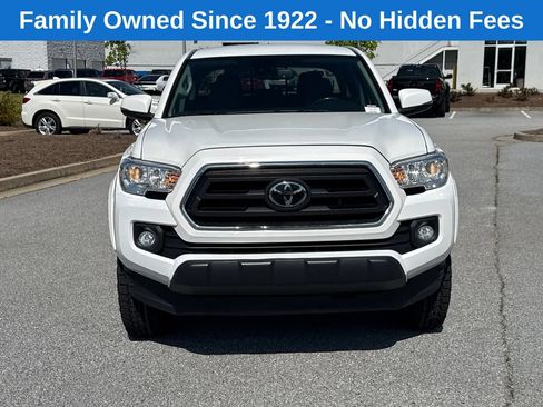 Used 2022 Toyota Tacoma SR5 w/ Technology Package RWD image 2