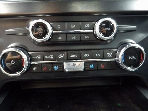 Used 2024 Ford F250 Lariat w/ Black Appearance Package image 56