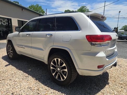 Used 2017 Jeep Grand Cherokee Overland AWD/4WD image 5