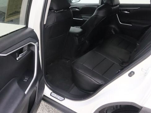 Used 2021 Toyota RAV4 XLE FWD image 27