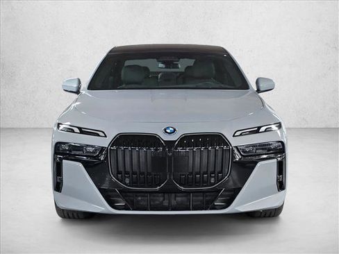 New 2025 BMW i7 xDrive60 image 2