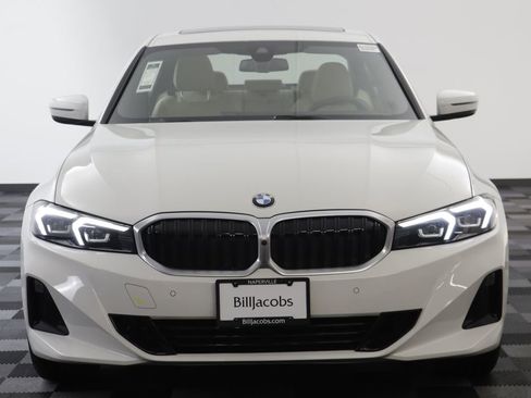 Certified 2025 BMW 330i xDrive Sedan w/ Premium Package AWD/4WD image 21