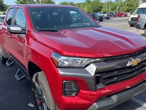 Used 2023 Chevrolet Colorado LT AWD/4WD image 1
